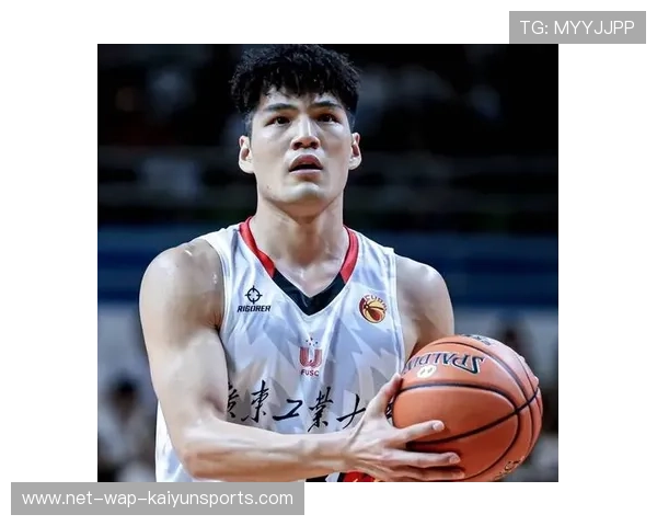 CBA年轻内线在对抗赛中表现成熟，成长速度加快