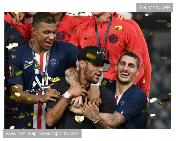 巴黎中场切换速度惊人,乌加特抢断效率极高 巴黎中场切换速度惊人,乌加特抢断效率极高